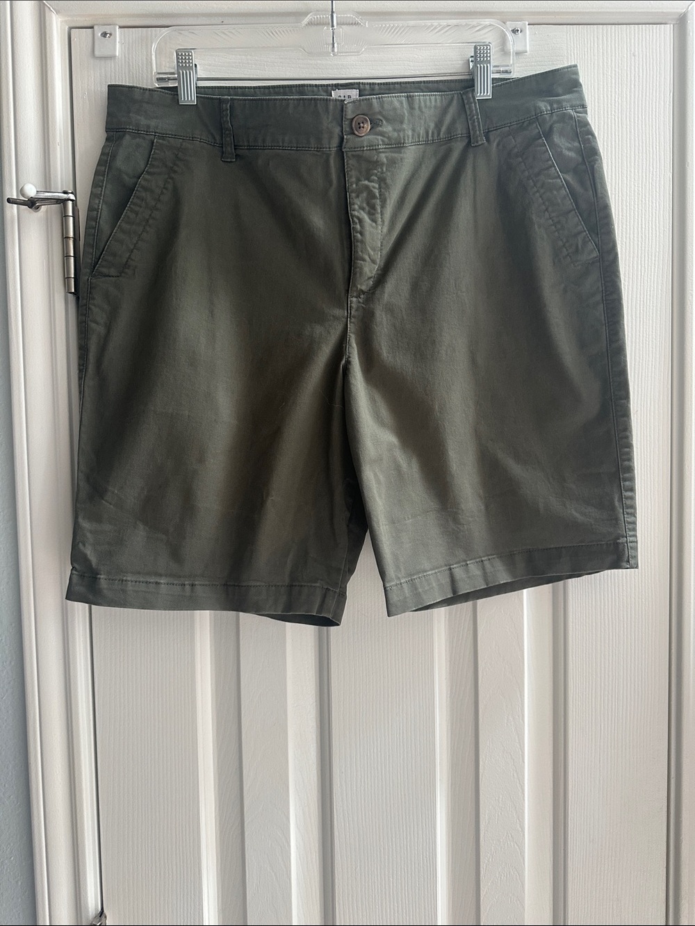 GAP Olive Green Women's Bermuda Shorts Women’s 16 Casual Comfy Cotton